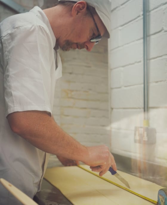 Slicing pastry